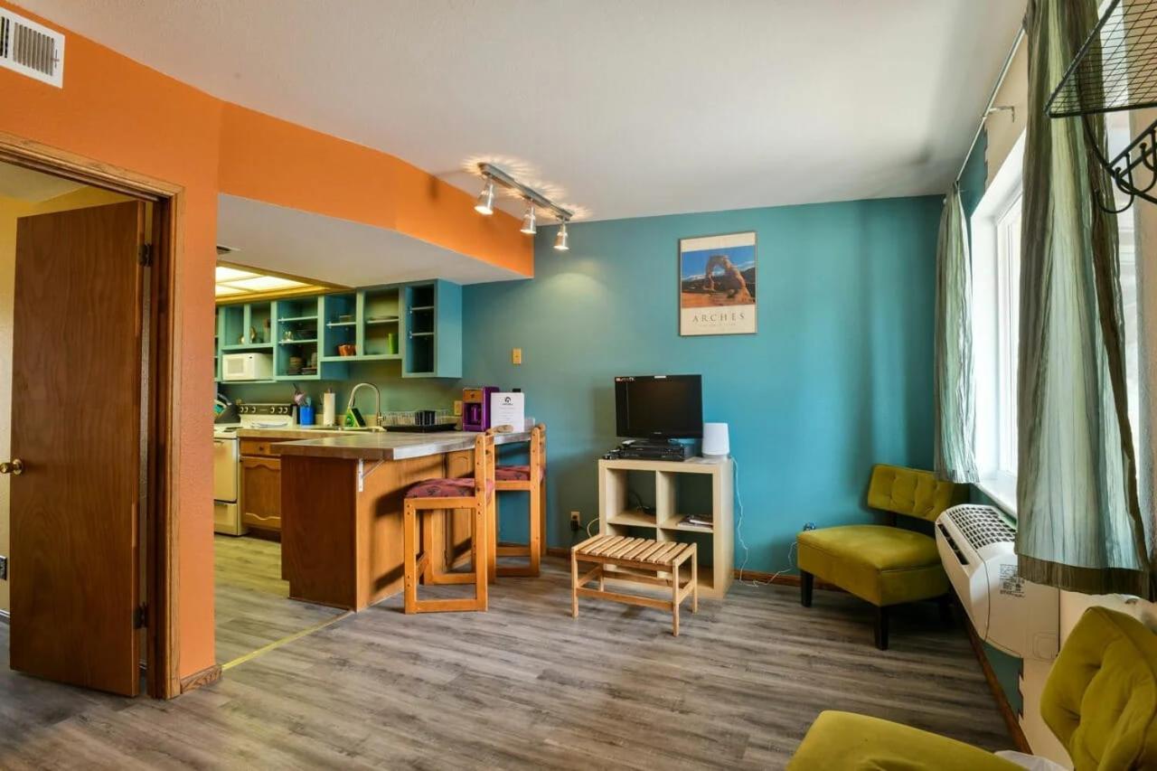 Ferienhaus Adventure Haven Near Downtown - Rose Tree 3